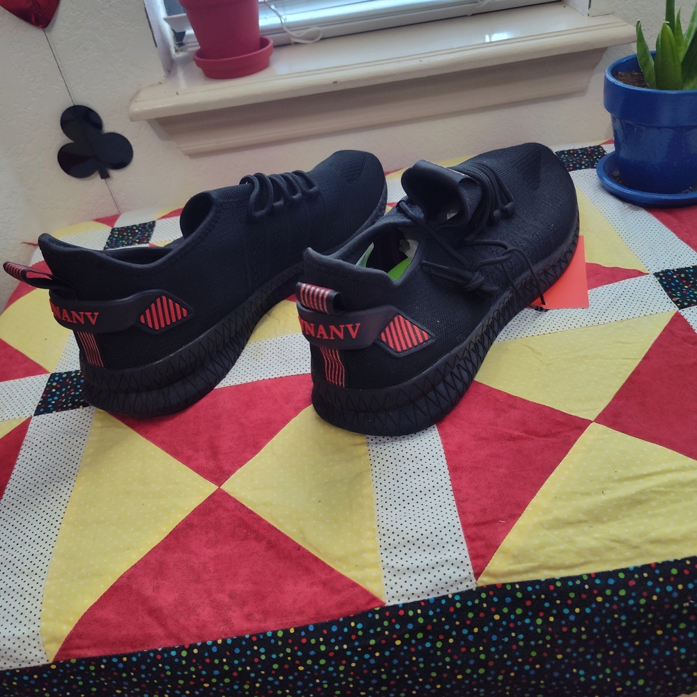 Sleek Black Men's Sneakers - Picture 2 of 7